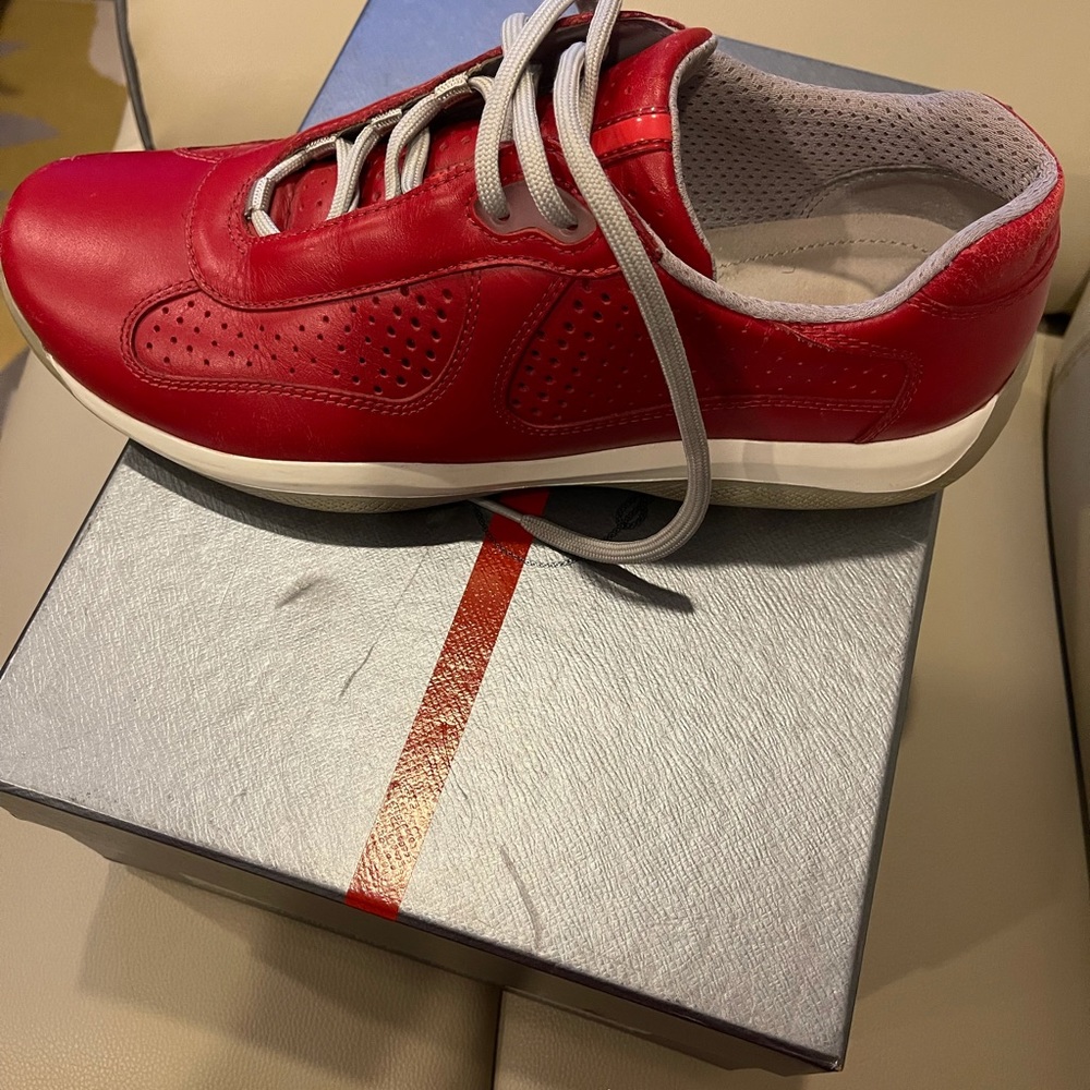 Prada sneakers’ Men 8.5 - Picture 2 of 5